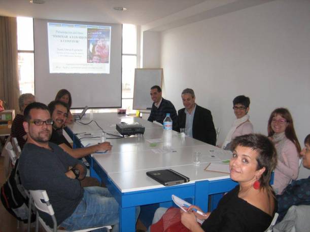 Presentación libro en Barcelona abril 2013. Dra. Juani Mesa