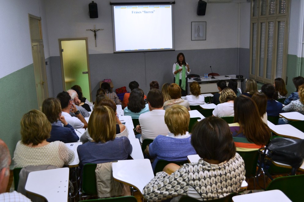 Presentación libro en Lleida abril 2013. Dra. Juani Mesa