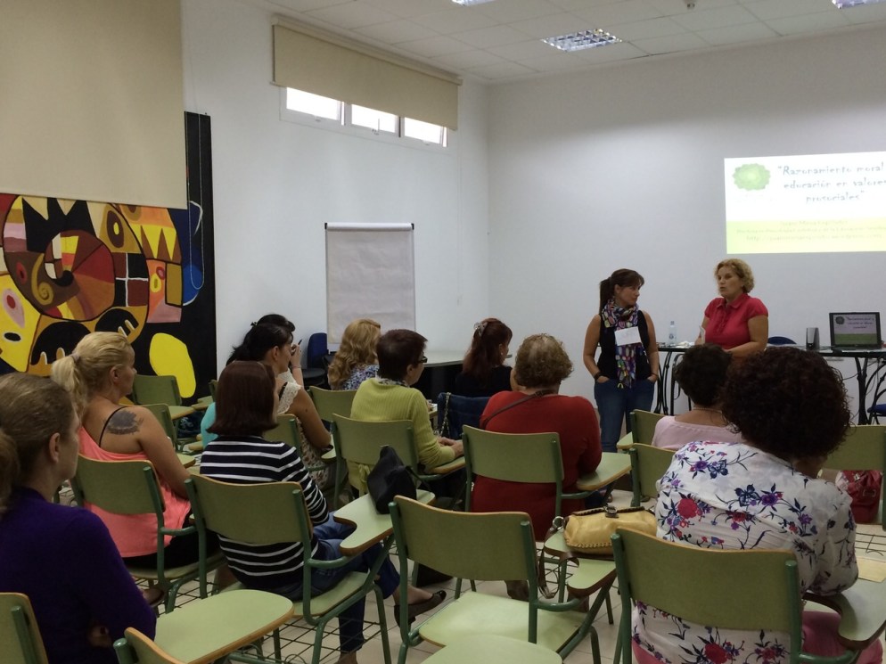 Curso en Arucas "Resolución de conflictos en la prevención de  la violencia de género". Imparte: Juani Mesa Expósito. Doctora en Psicología. Sexóloga.