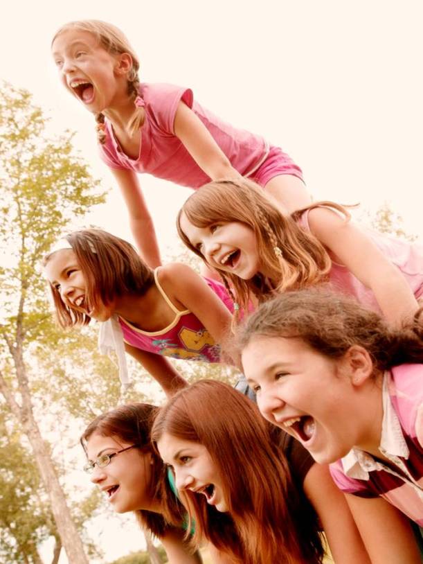 En la adolescencia se reajusta nuestra autoestima, al enriquecernos de nuevas amistades y del grupo de iguales. Dra. Juani Mesa Expósito.