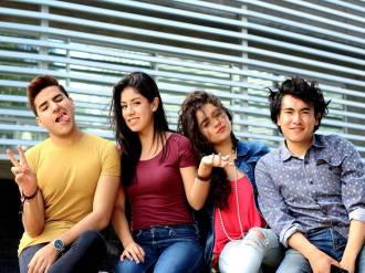 No me imagino un mundo donde las personas pasen por la escuela o la universidad y solo hayan aprendido a ganar dinero, a ser winner or loser.